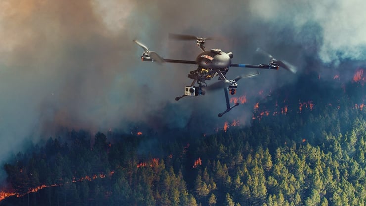 drone_overflies_forest_fire_feature